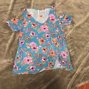 Cold shoulder tie front boutique top